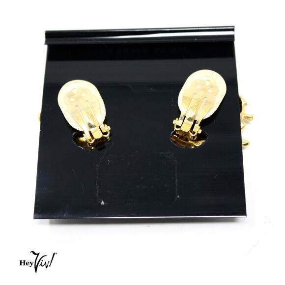 Vintage Gay Boyer Clip On Earrings Sea Shells Pink Enamel Original Card -Hey Viv - Picture 2 of 3